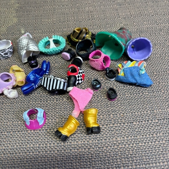 L.O.L Surprise Colorful Kids Toy Dress-Up Set - Picture 3 of 4